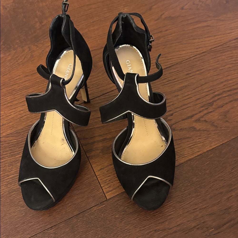 Giani Bini Elegant Black Heels